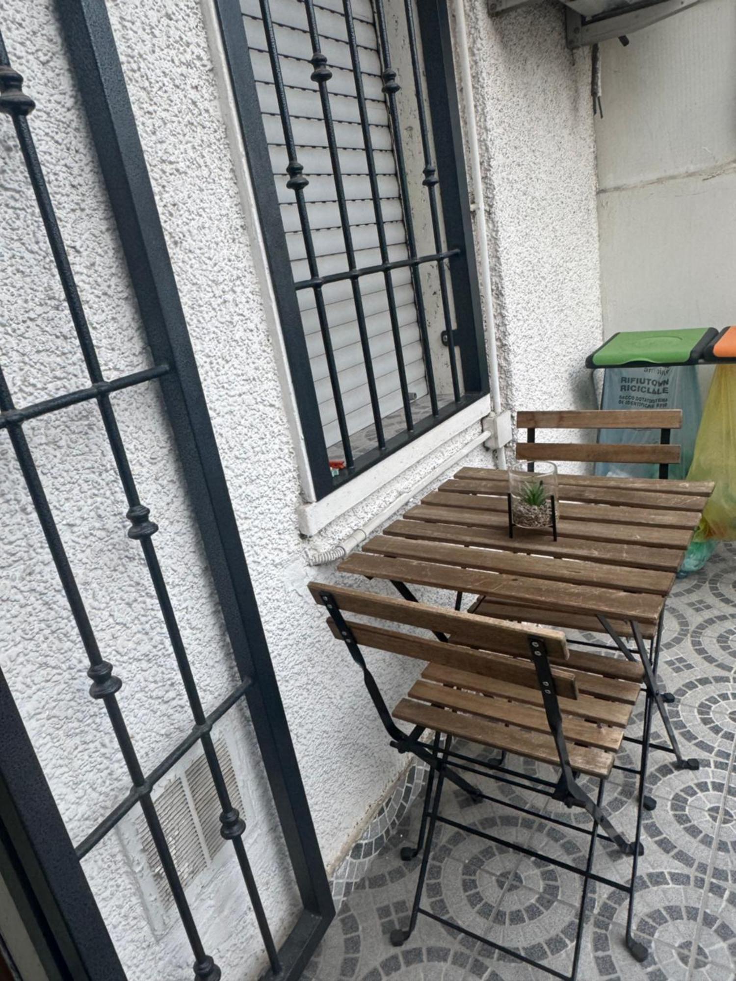 Casa Alessio - Elegante Appartamento Nel Cuore Di Cesano Maderno Exterior foto